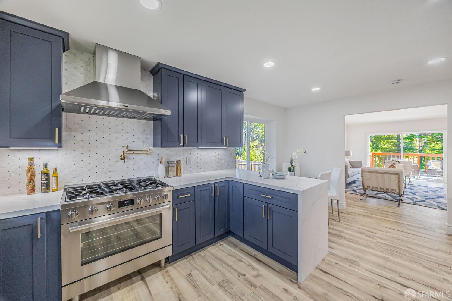 Lakeview Drive, Hillsborough, California image 12