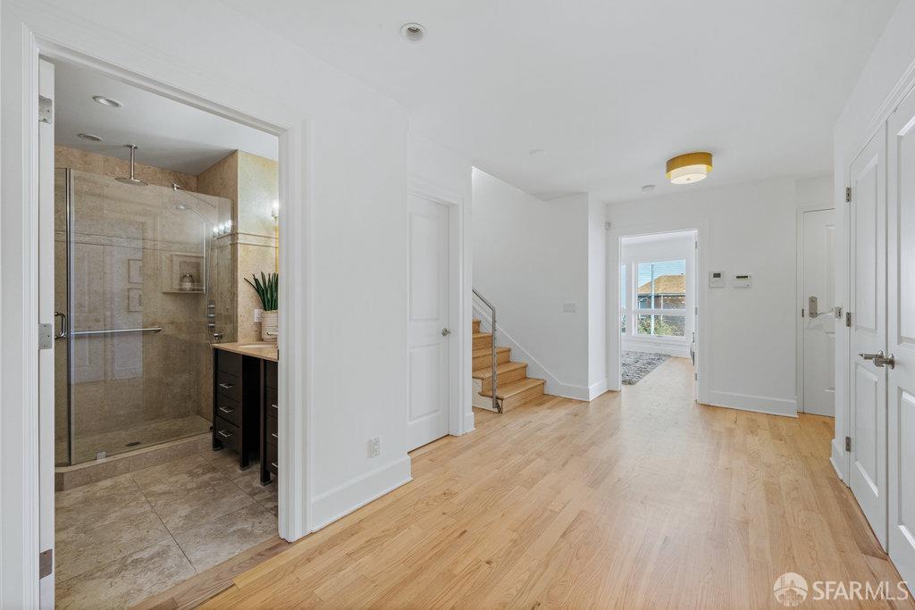 Photo #3: 425023956 Listing 