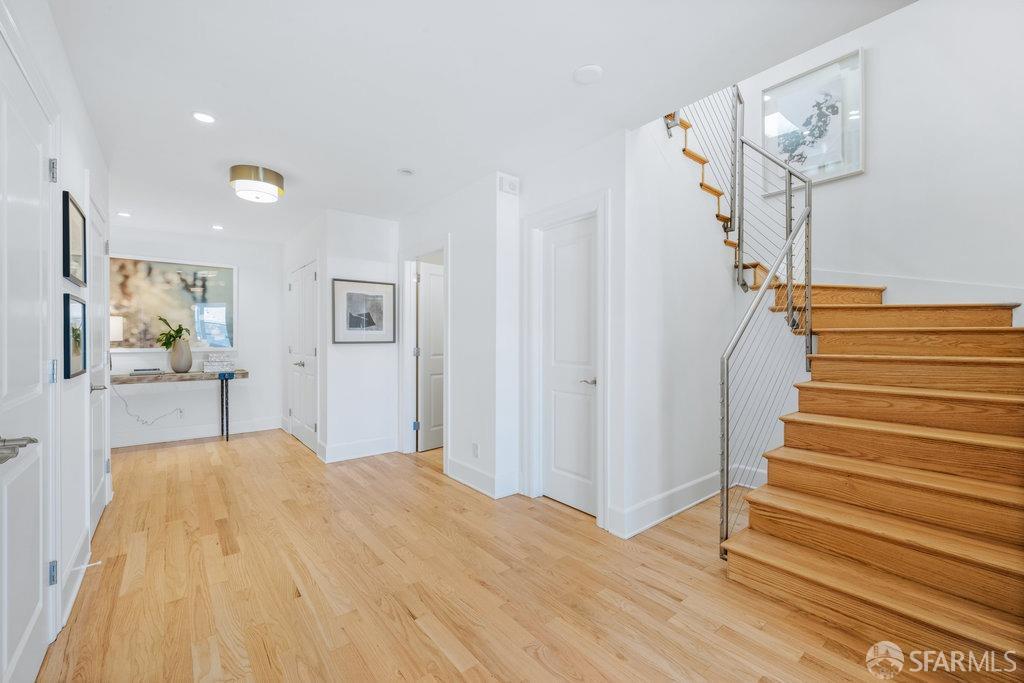 Photo #2: 425023956 Listing 