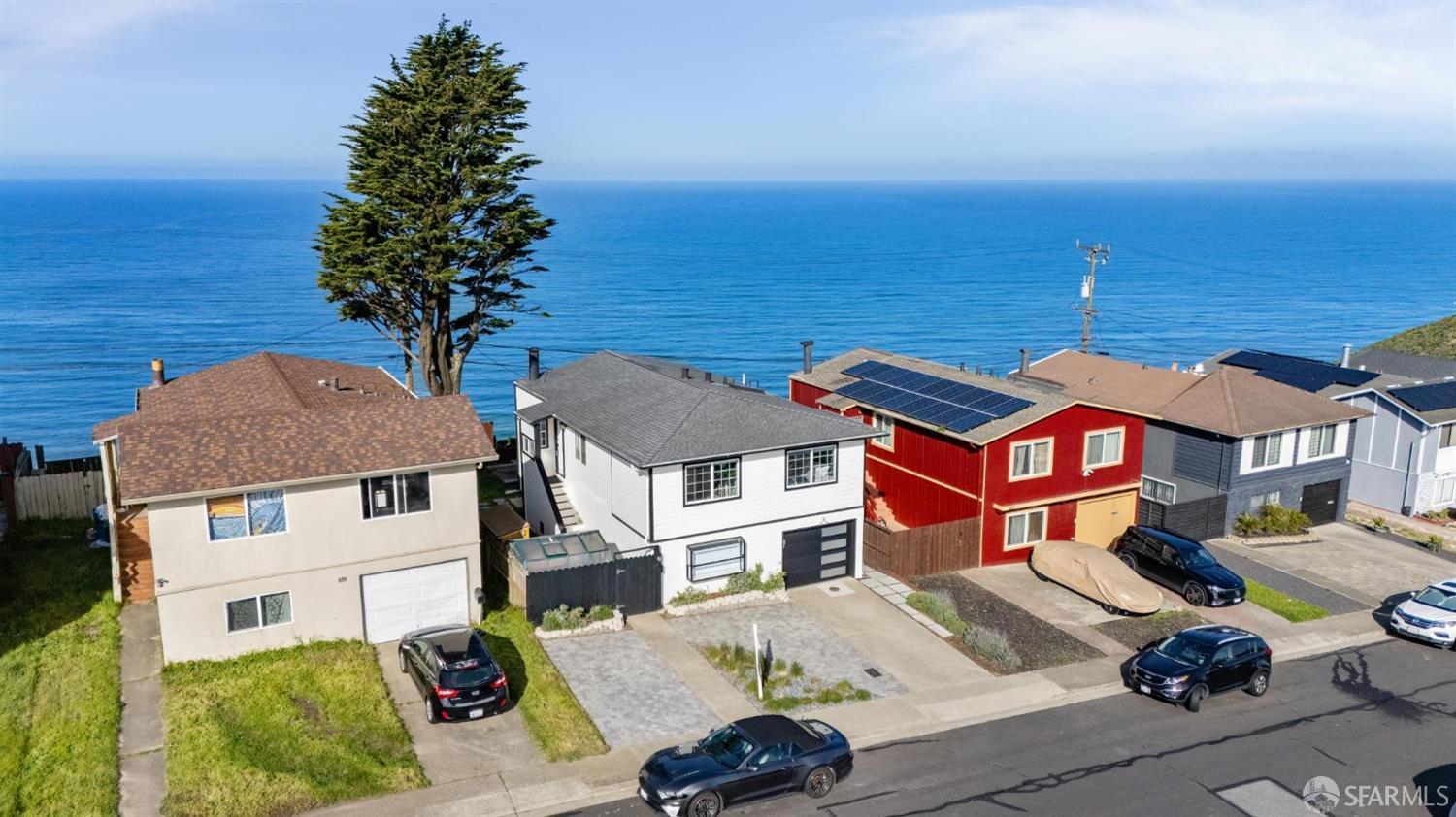 Detail Gallery Image 4 of 4 For 62 Oceanside Dr, Daly City,  CA 94015 - 4 Beds | 2 Baths