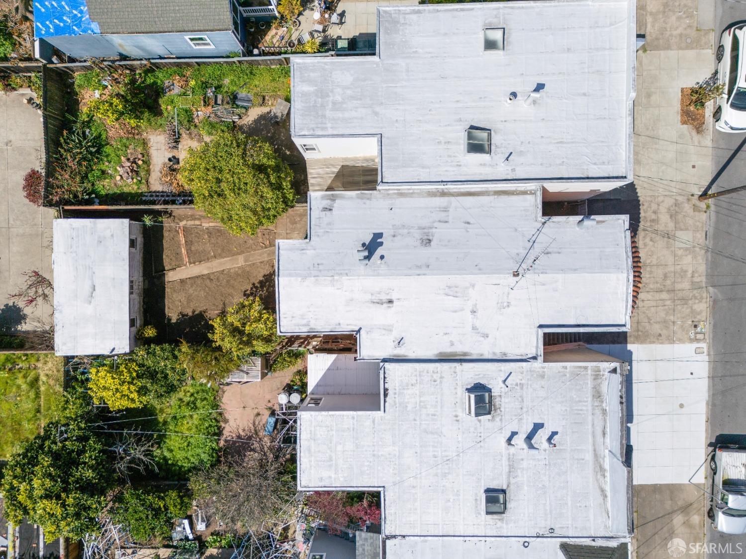 Detail Gallery Image 17 of 32 For 227 Arleta Ave, San Francisco,  CA 94134 - 3 Beds | 1/1 Baths
