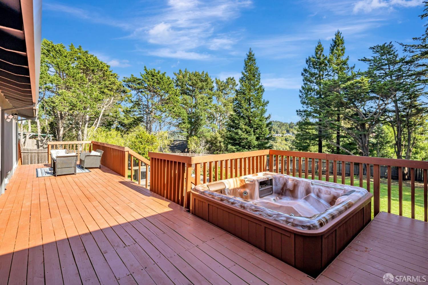 Lakeview Drive, Hillsborough, California image 34