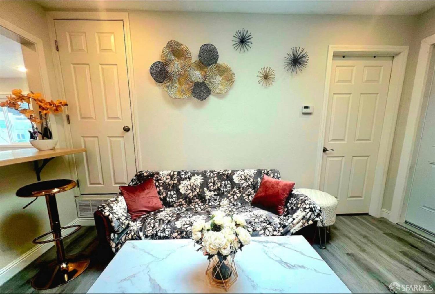 Detail Gallery Image 2 of 14 For 848 Girard St, San Francisco,  CA 94134 - 3 Beds | 1 Baths