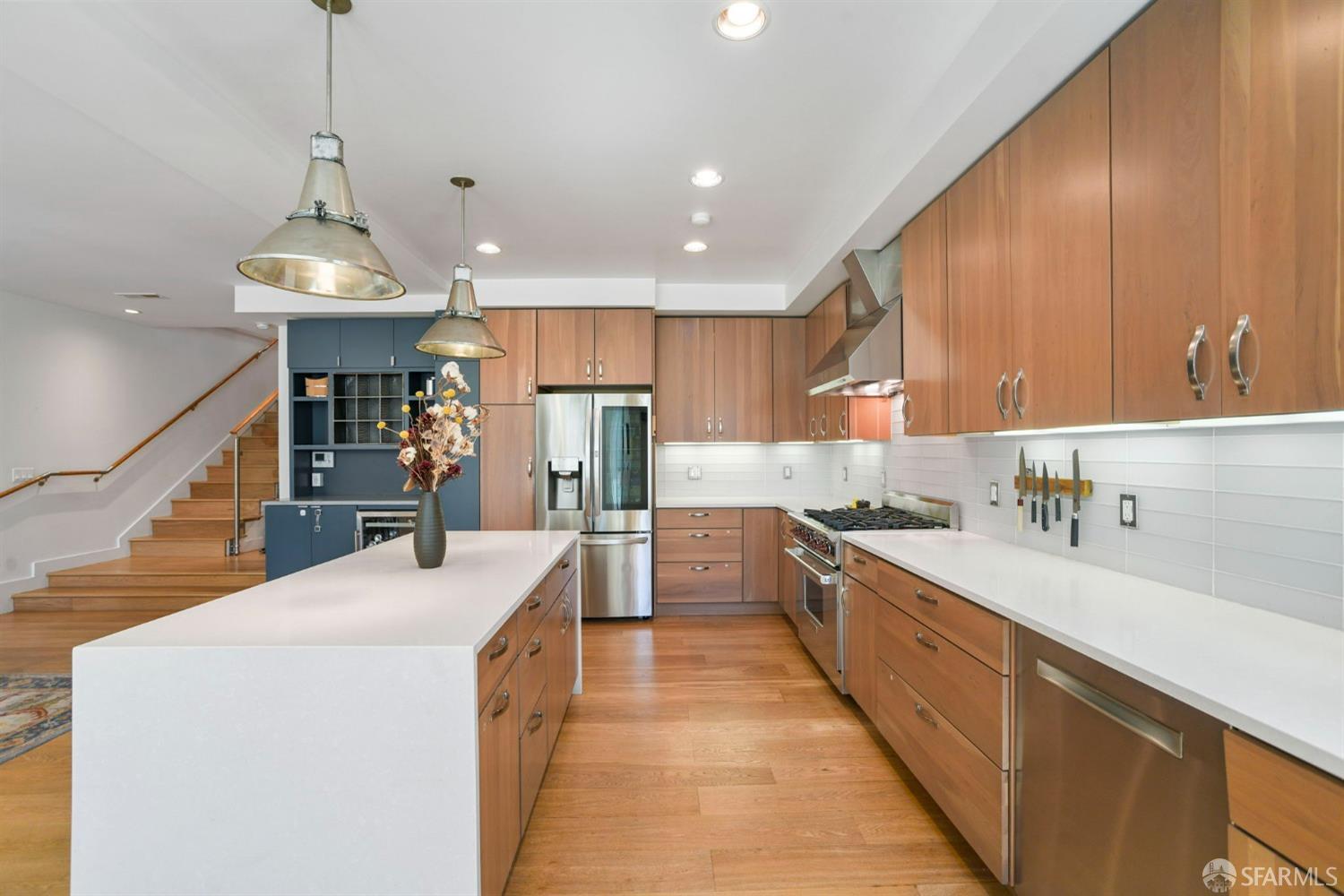 Photo #5: 425027677 Listing: Photo #5