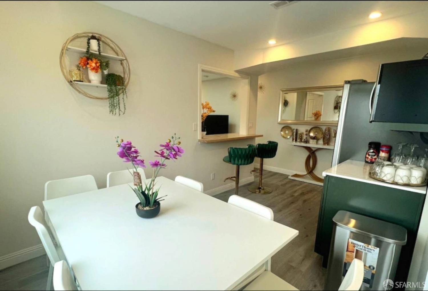 Detail Gallery Image 7 of 14 For 848 Girard St, San Francisco,  CA 94134 - 3 Beds | 1 Baths