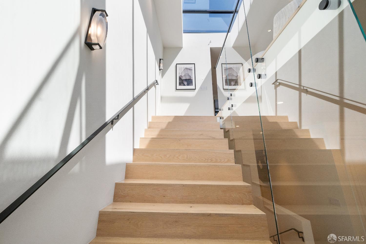 Detail Gallery Image 5 of 44 For 132 Presidio Ave, San Francisco,  CA 94115 - – Beds | – Baths