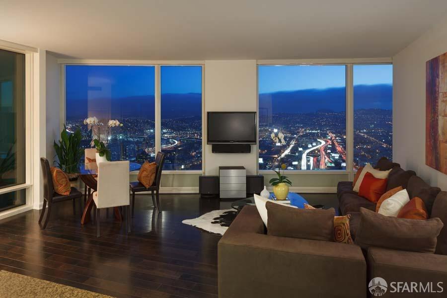 Photo #2: 425028306 Listing 
