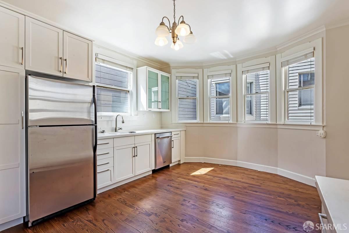Photo #11: 425028282 Listing: Photo #11