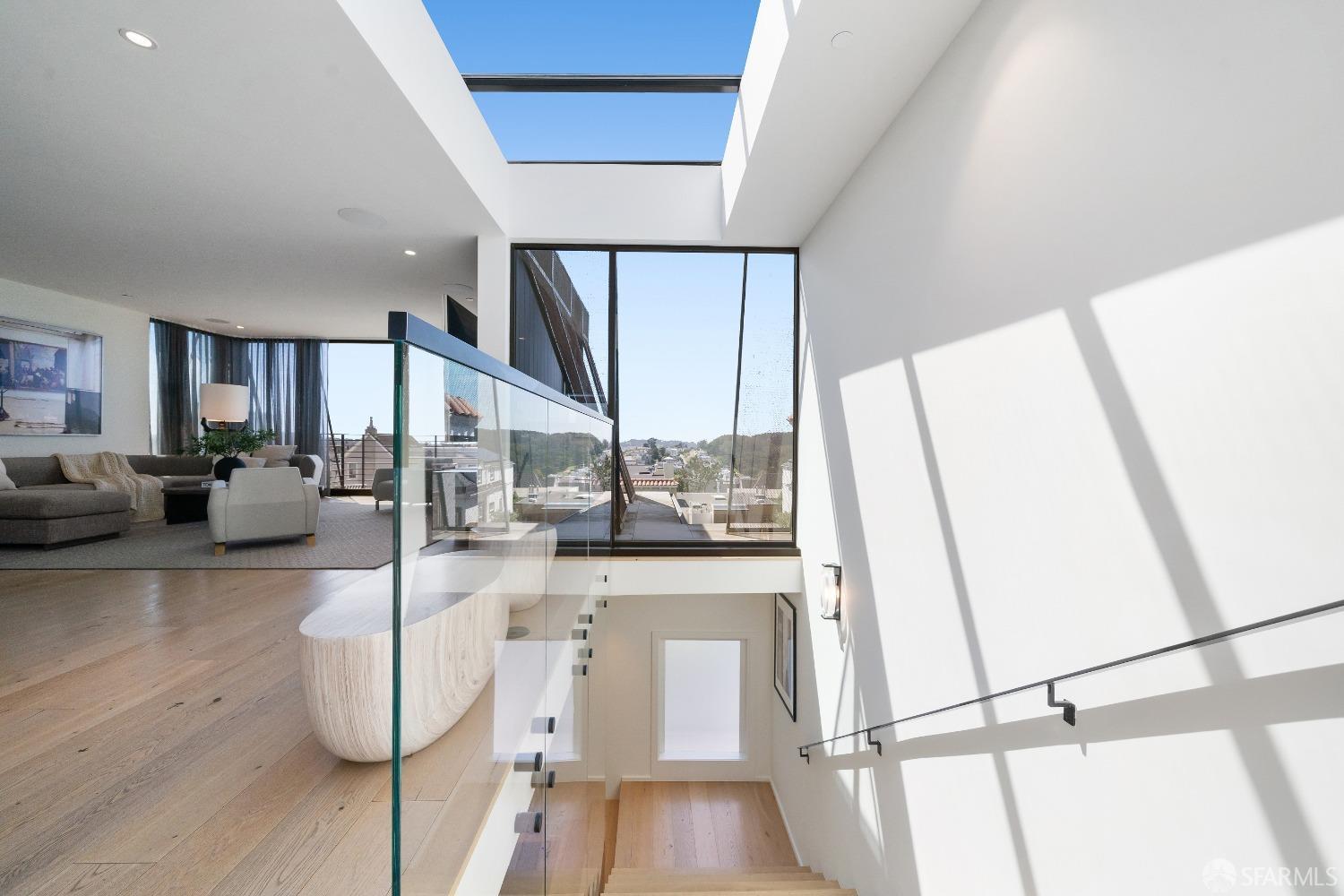 Detail Gallery Image 7 of 44 For 132 Presidio Ave, San Francisco,  CA 94115 - – Beds | – Baths
