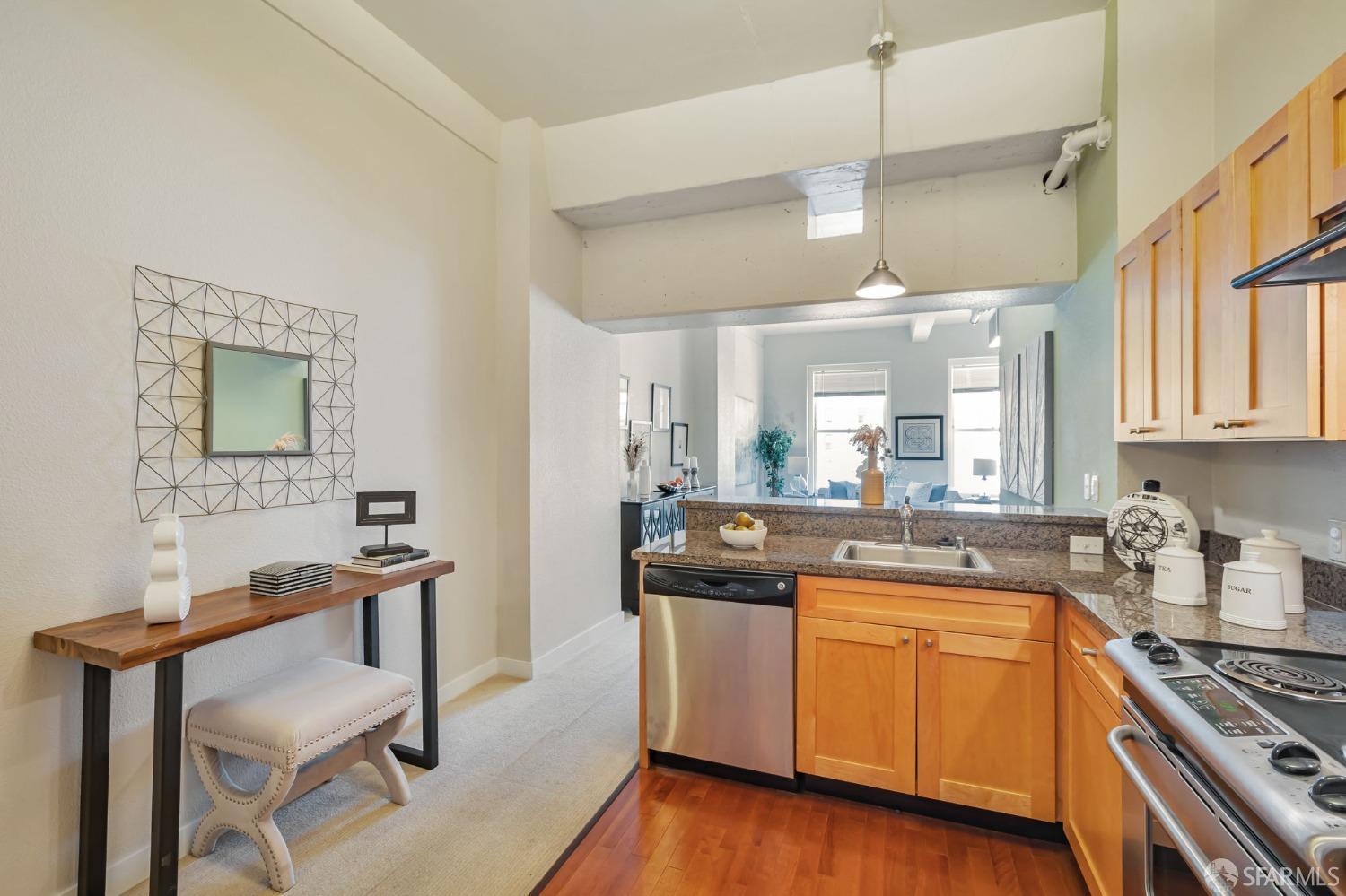 Photo #11: 425028485 Listing: Photo #11