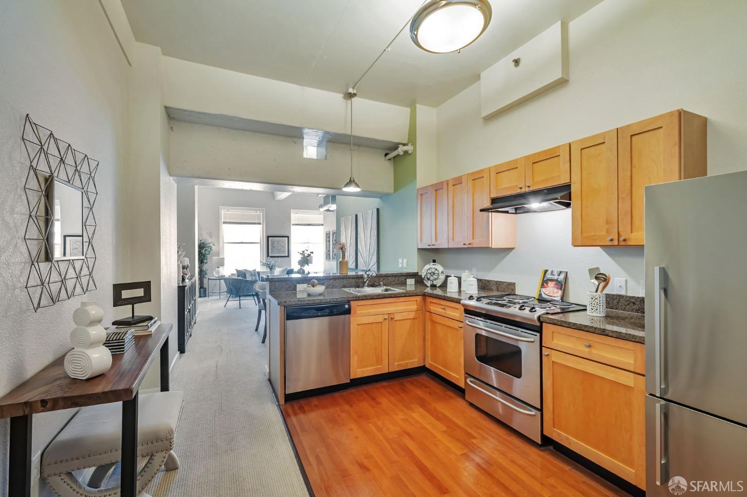 Photo #12: 425028485 Listing: Photo #12