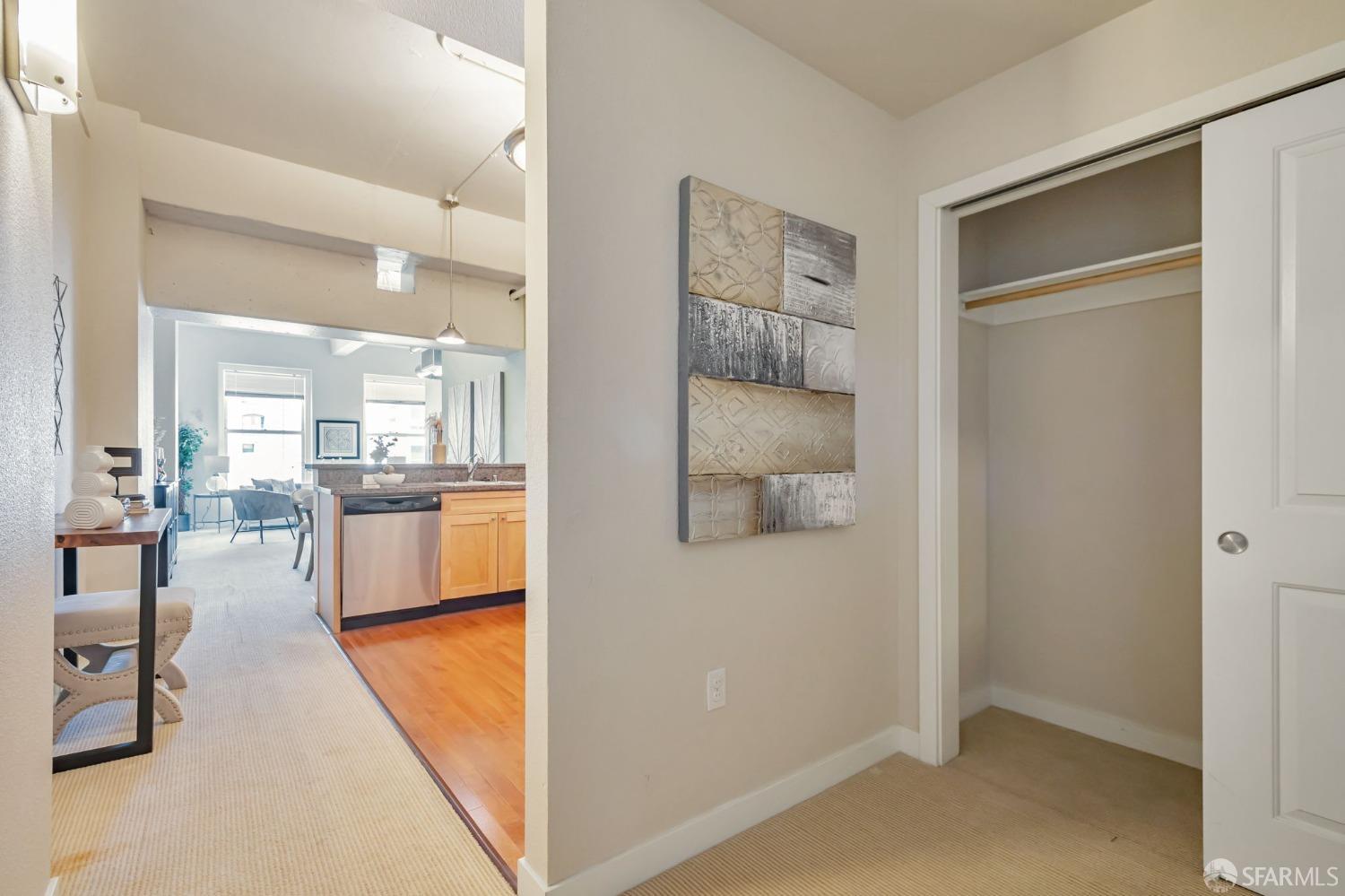 Photo #6: 425028485 Listing: Photo #6