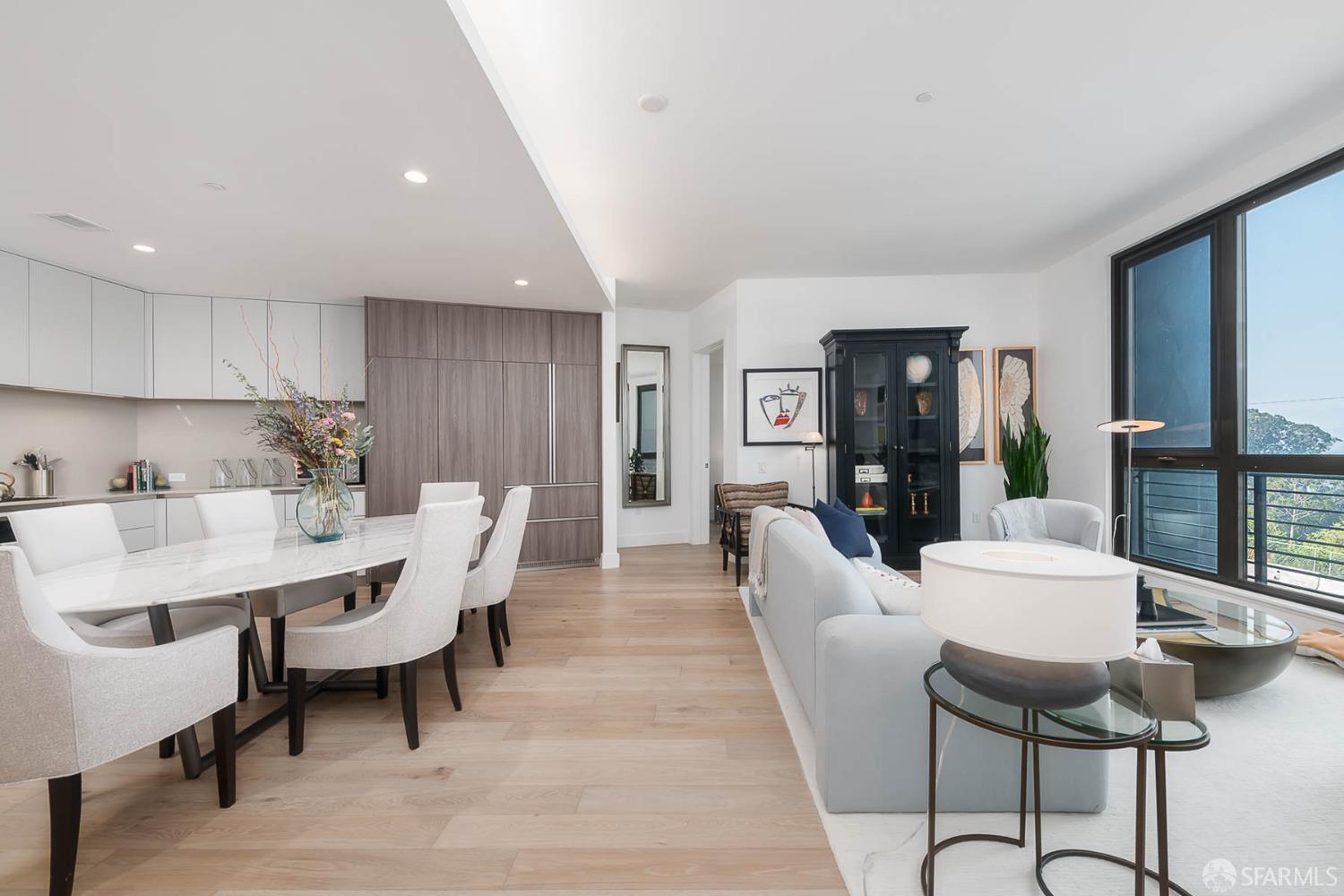 Photo #4: 425029112 Listing 