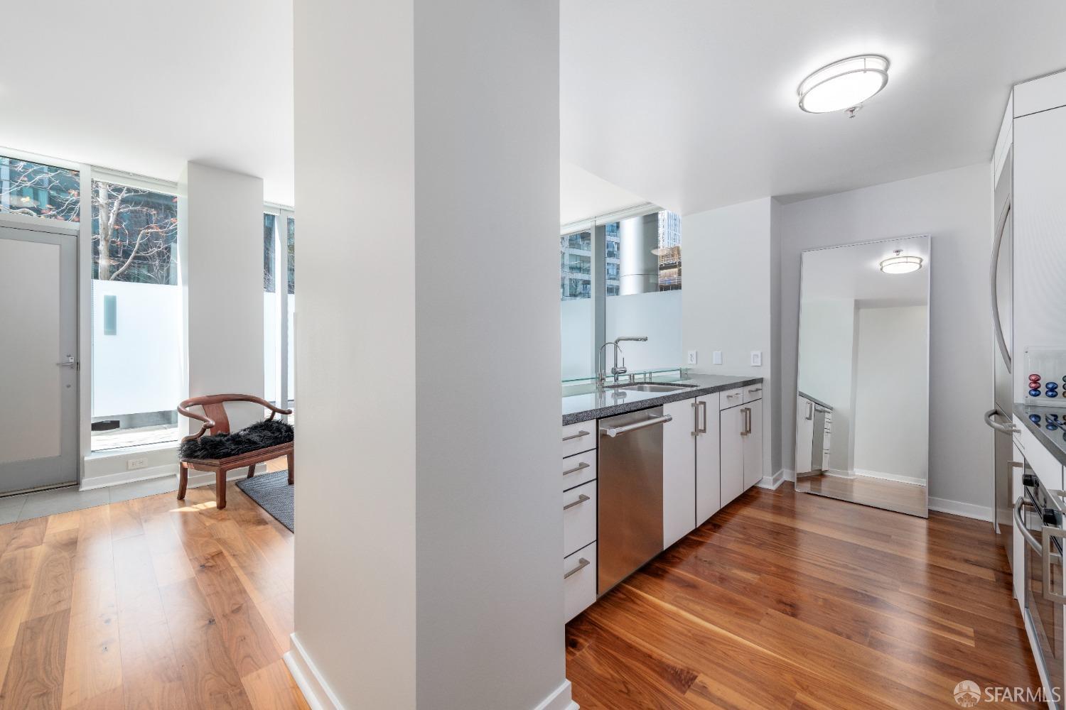 Photo #8: 425020968 Listing: Photo #8