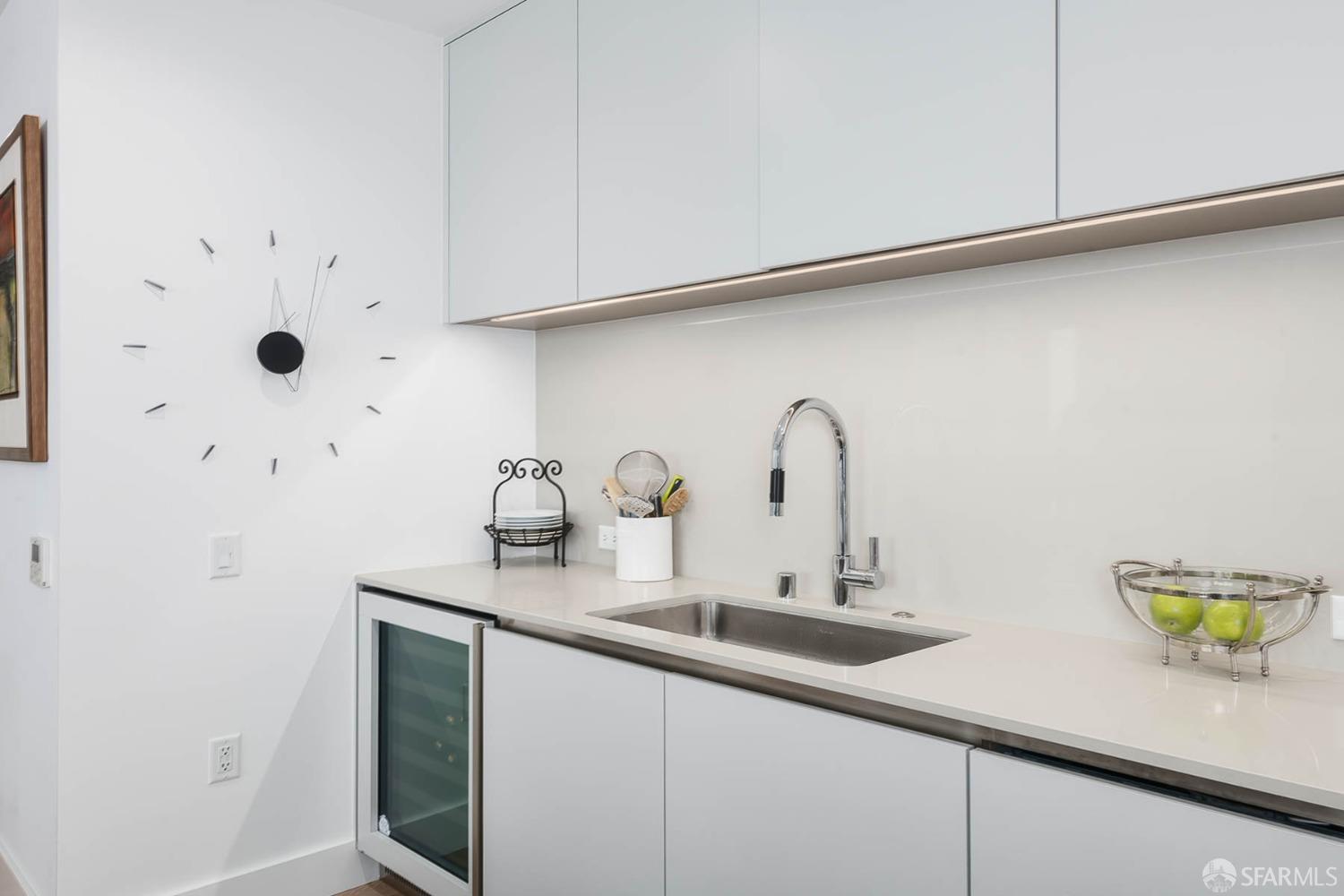 Detail Gallery Image 9 of 41 For 1 Bristol Ct #304,  San Francisco,  CA 94130 - 2 Beds | 2/1 Baths