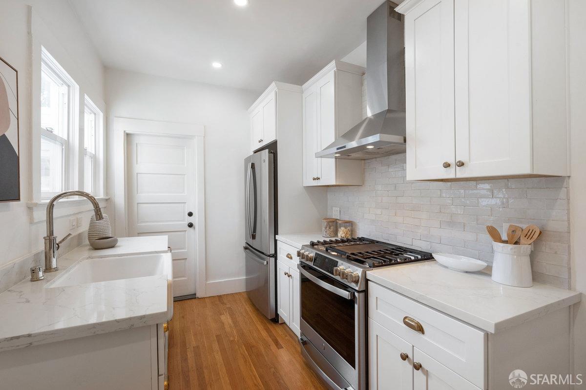 Photo #8: 425029561 Listing: Photo #8