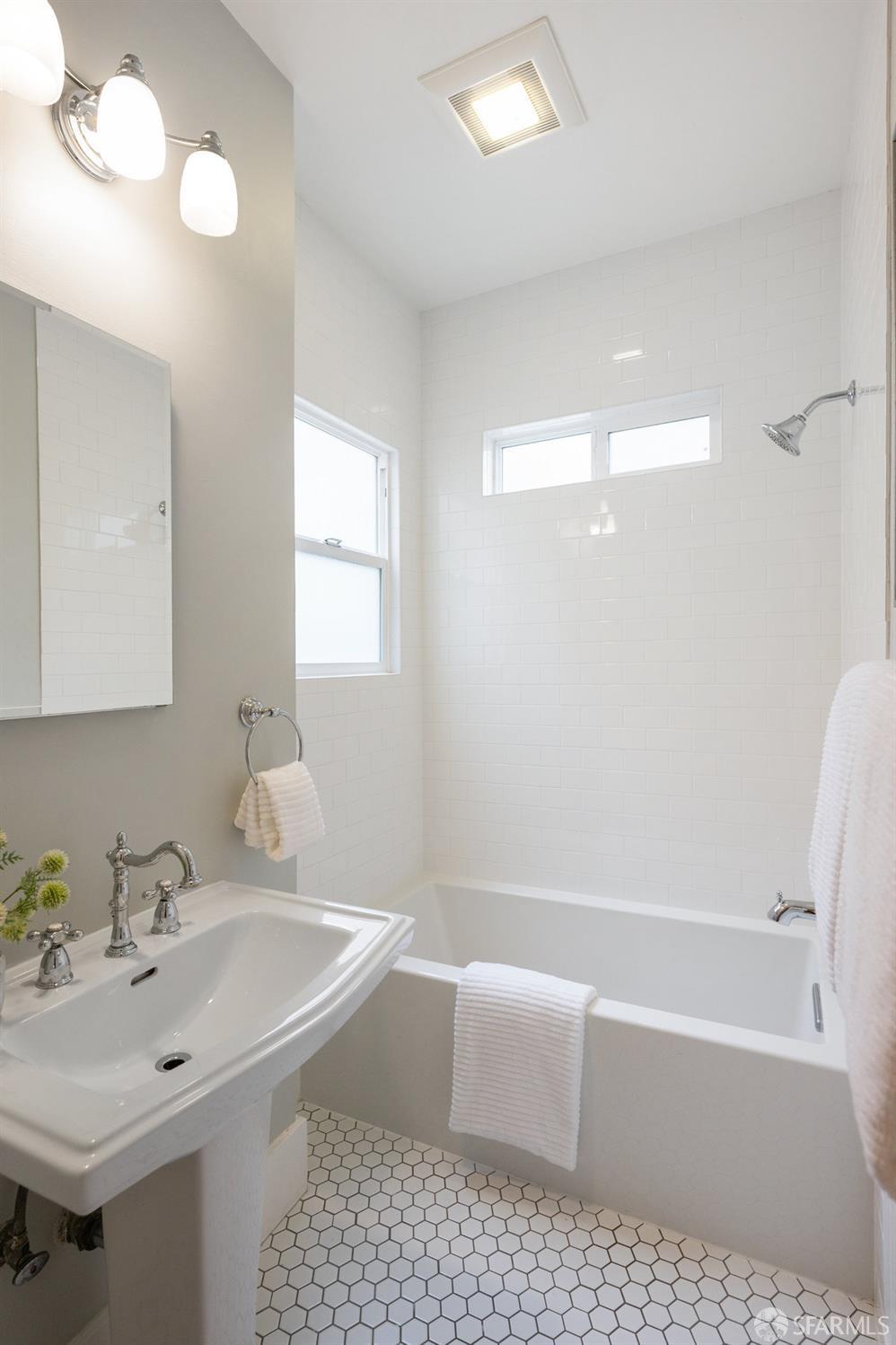 Photo #14: 425029561 Listing: Photo #14