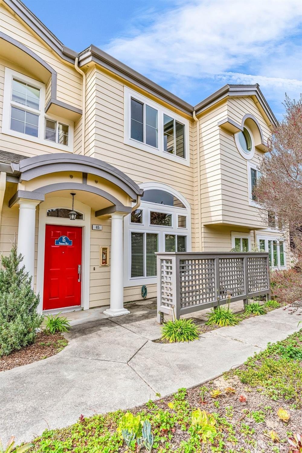 Detail Gallery Image 2 of 39 For 65 Patrick Way, Half Moon Bay,  CA 94019 - 2 Beds | 2/1 Baths