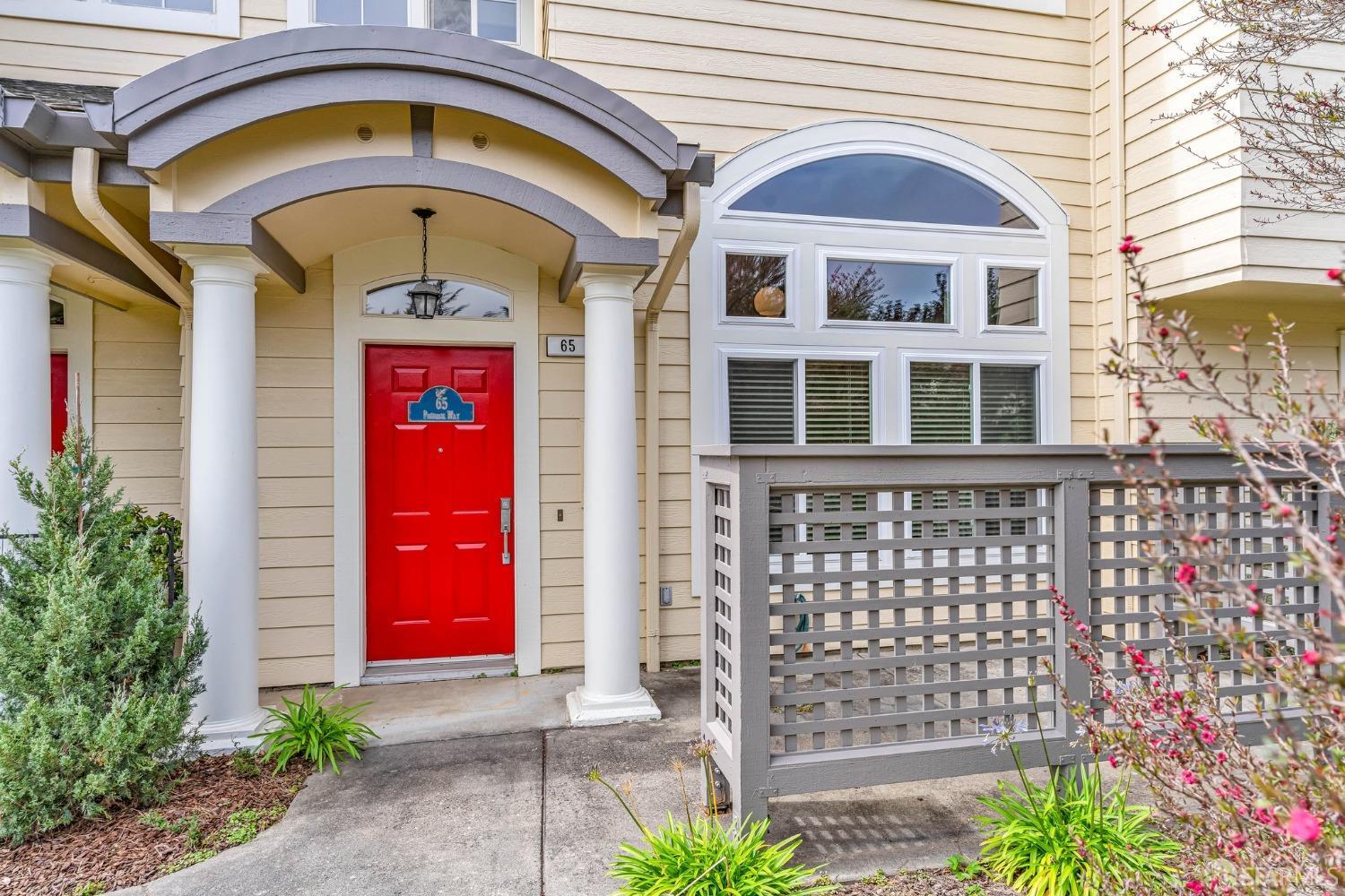 Detail Gallery Image 3 of 39 For 65 Patrick Way, Half Moon Bay,  CA 94019 - 2 Beds | 2/1 Baths