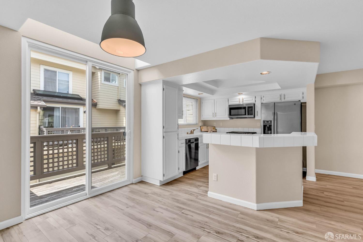 Detail Gallery Image 14 of 39 For 65 Patrick Way, Half Moon Bay,  CA 94019 - 2 Beds | 2/1 Baths
