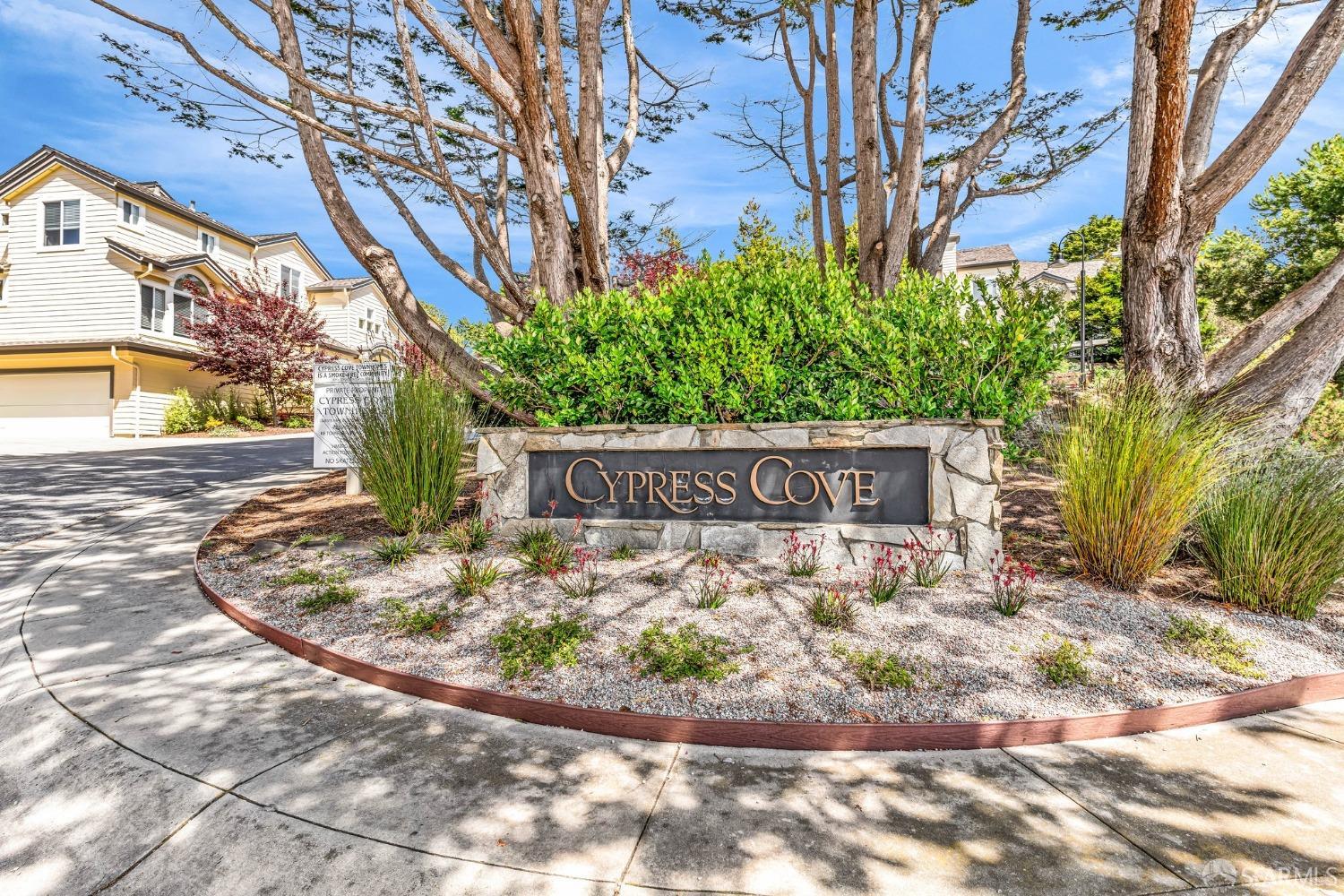 Detail Gallery Image 1 of 39 For 65 Patrick Way, Half Moon Bay,  CA 94019 - 2 Beds | 2/1 Baths