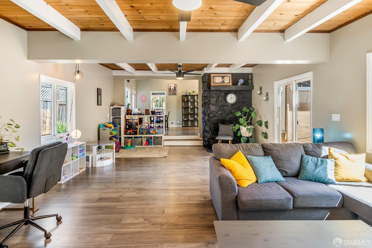 Detail Gallery Image 22 of 53 For 1114 Fernside St, Redwood City,  CA 94061 - 3 Beds | 2 Baths