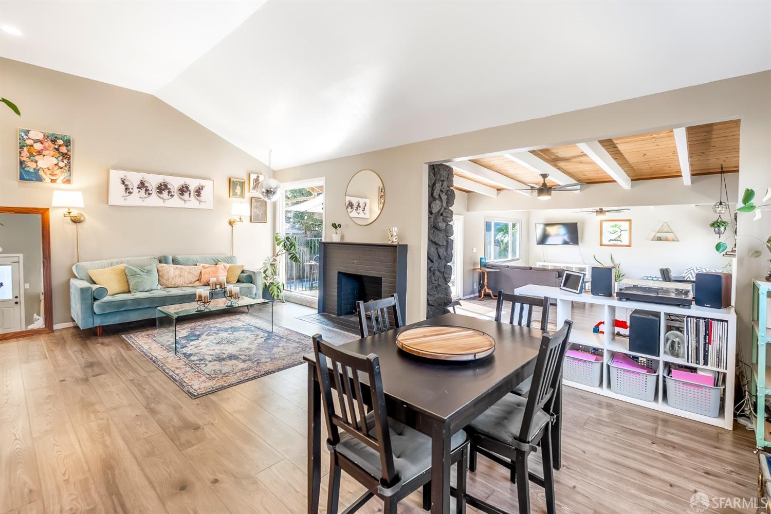 Detail Gallery Image 9 of 53 For 1114 Fernside St, Redwood City,  CA 94061 - 3 Beds | 2 Baths