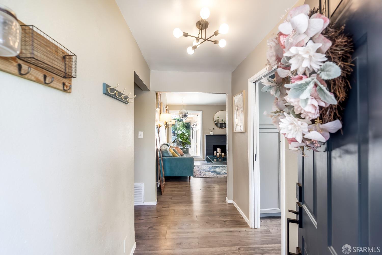 Detail Gallery Image 6 of 53 For 1114 Fernside St, Redwood City,  CA 94061 - 3 Beds | 2 Baths