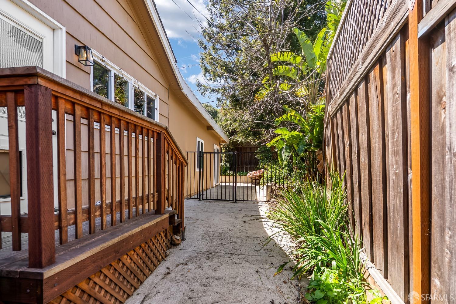 Detail Gallery Image 37 of 53 For 1114 Fernside St, Redwood City,  CA 94061 - 3 Beds | 2 Baths