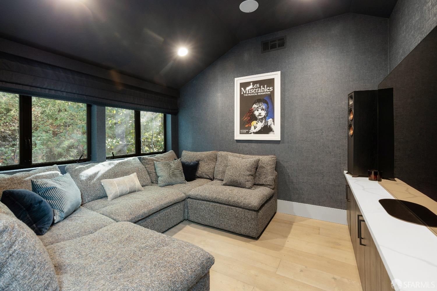 Detail Gallery Image 30 of 41 For 121 Tappan Ln, Orinda,  CA 94563 - 5 Beds | 5 Baths