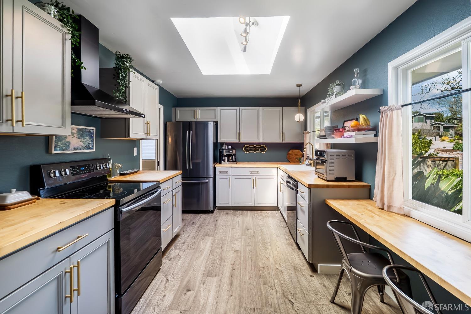 Detail Gallery Image 11 of 53 For 1114 Fernside St, Redwood City,  CA 94061 - 3 Beds | 2 Baths