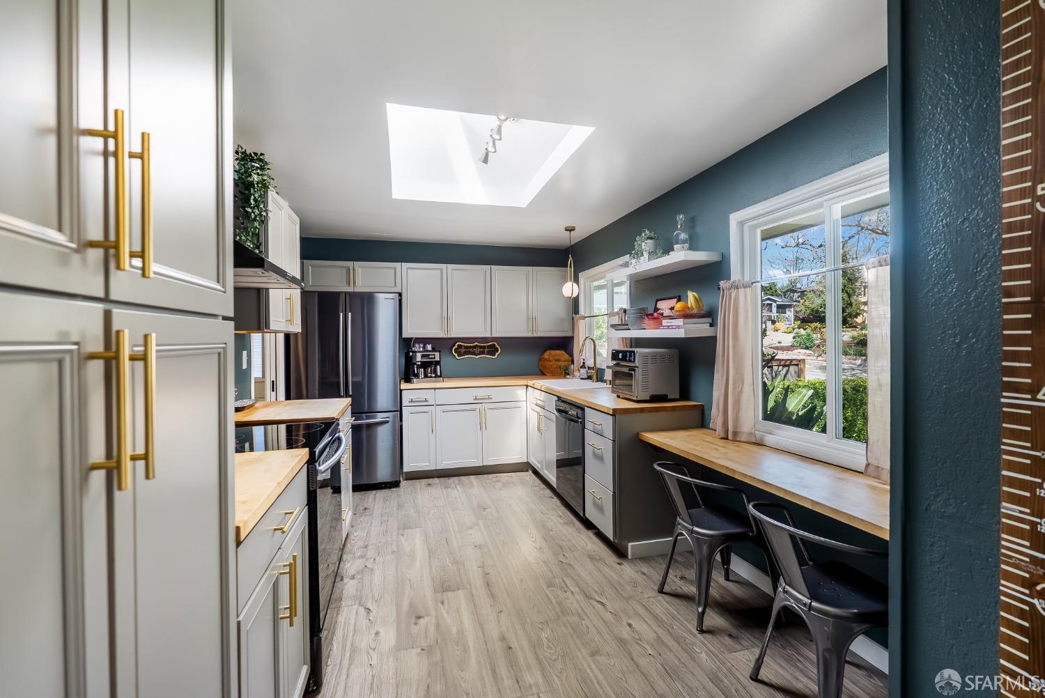 Detail Gallery Image 10 of 53 For 1114 Fernside St, Redwood City,  CA 94061 - 3 Beds | 2 Baths