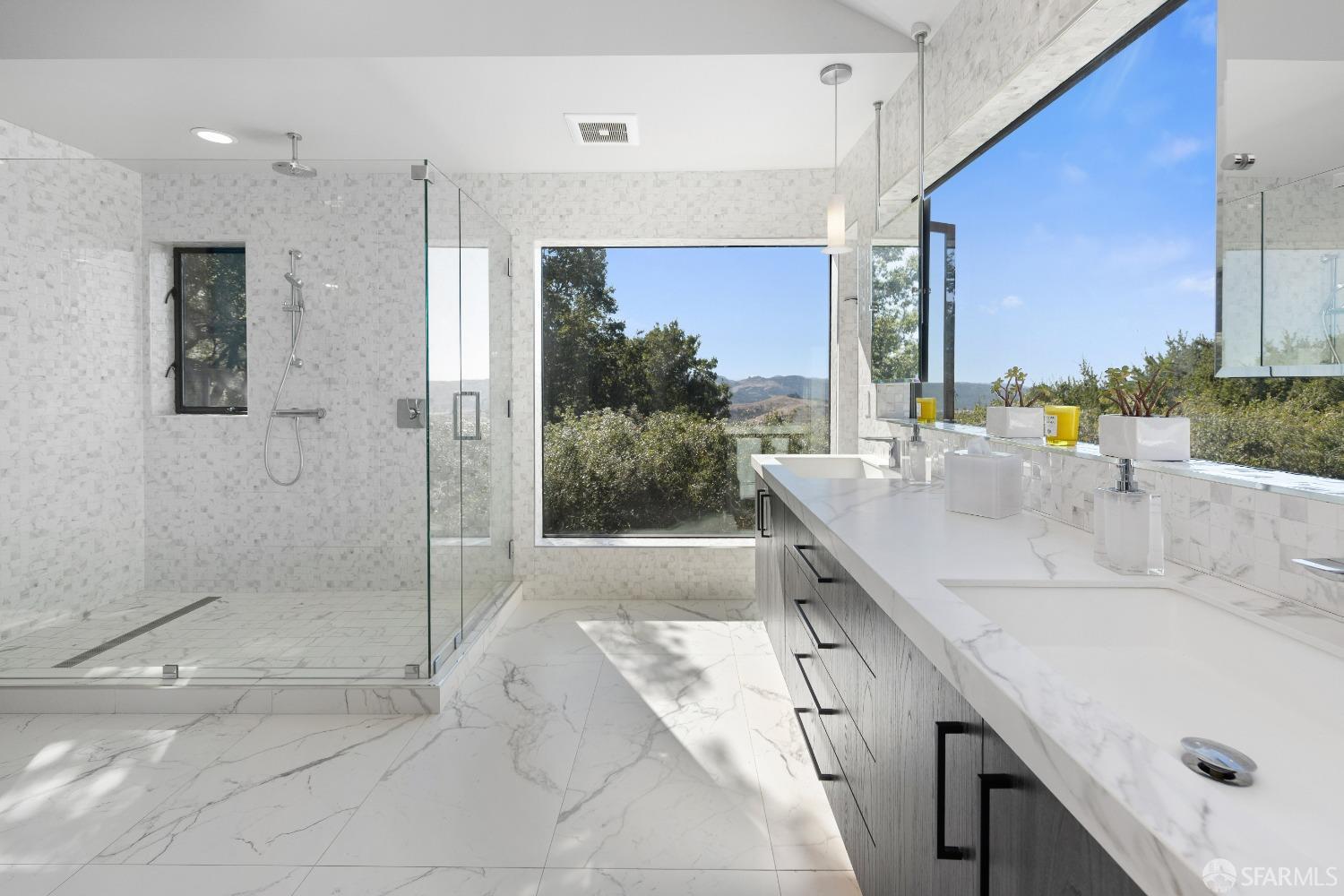 Detail Gallery Image 23 of 41 For 121 Tappan Ln, Orinda,  CA 94563 - 5 Beds | 5 Baths