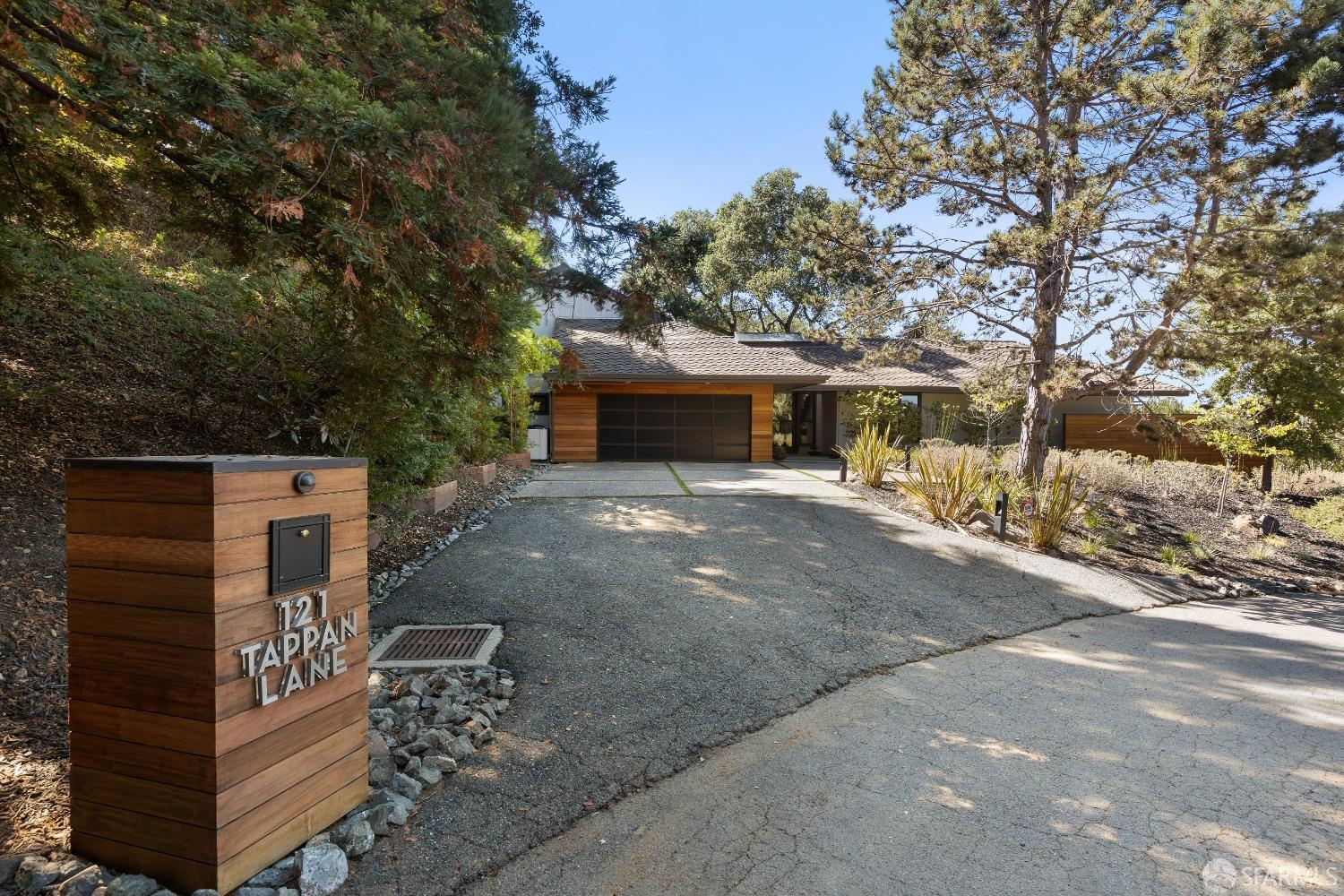 Detail Gallery Image 6 of 41 For 121 Tappan Ln, Orinda,  CA 94563 - 5 Beds | 5 Baths