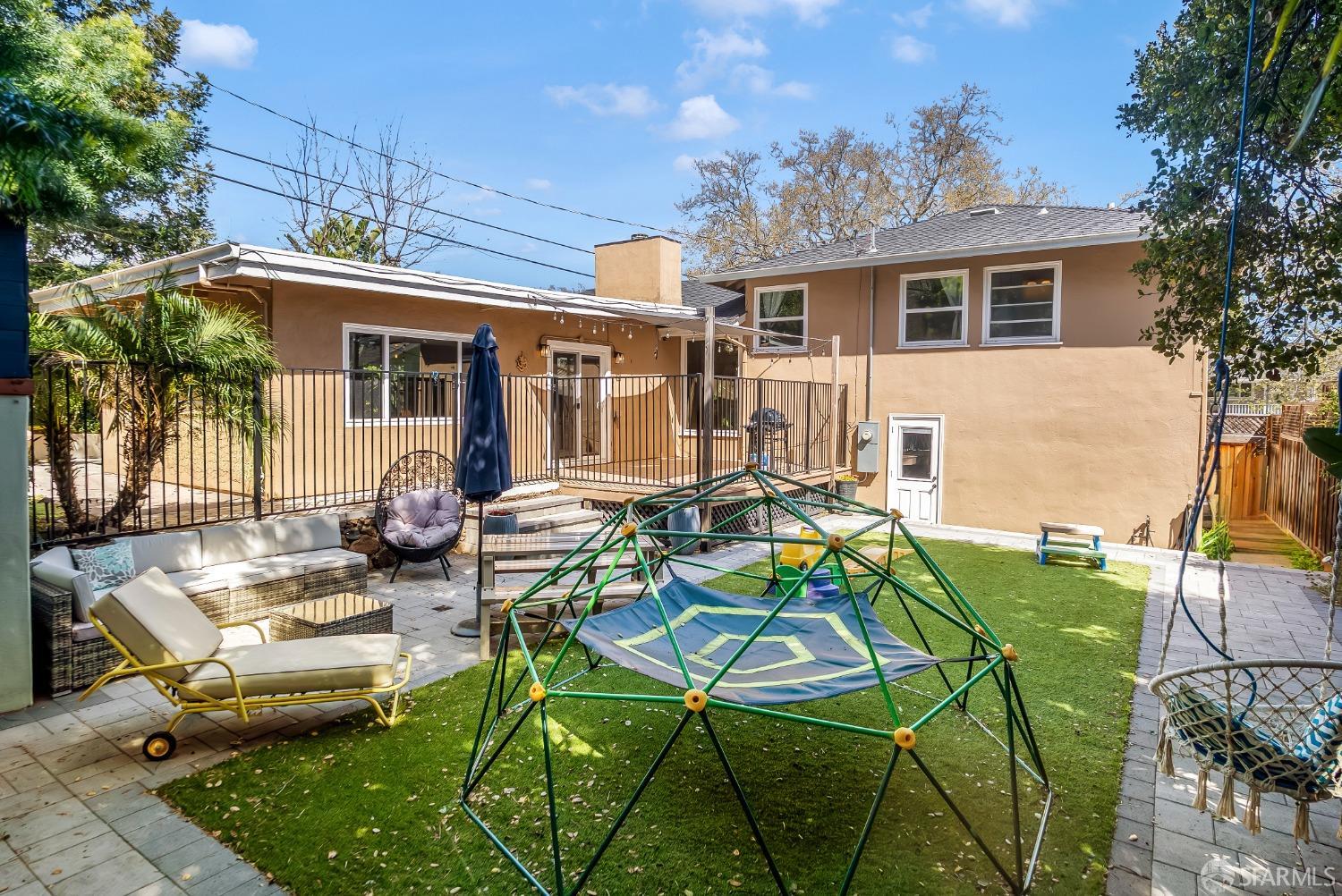 Detail Gallery Image 41 of 53 For 1114 Fernside St, Redwood City,  CA 94061 - 3 Beds | 2 Baths