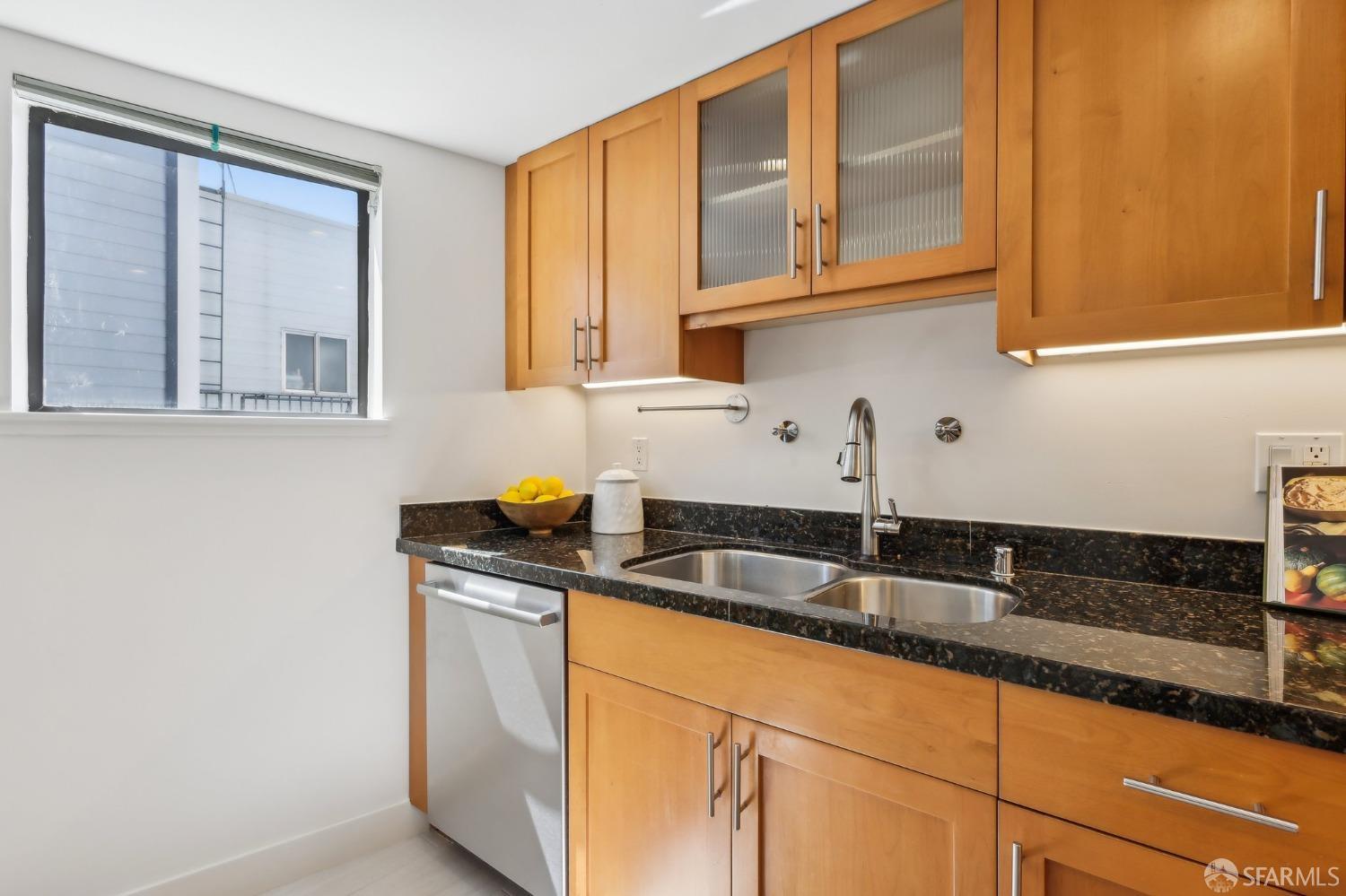 Photo #16: 425014916 Listing: Photo #16