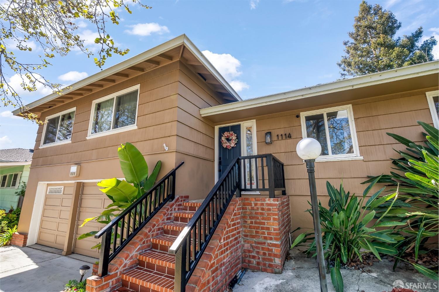 Detail Gallery Image 4 of 53 For 1114 Fernside St, Redwood City,  CA 94061 - 3 Beds | 2 Baths