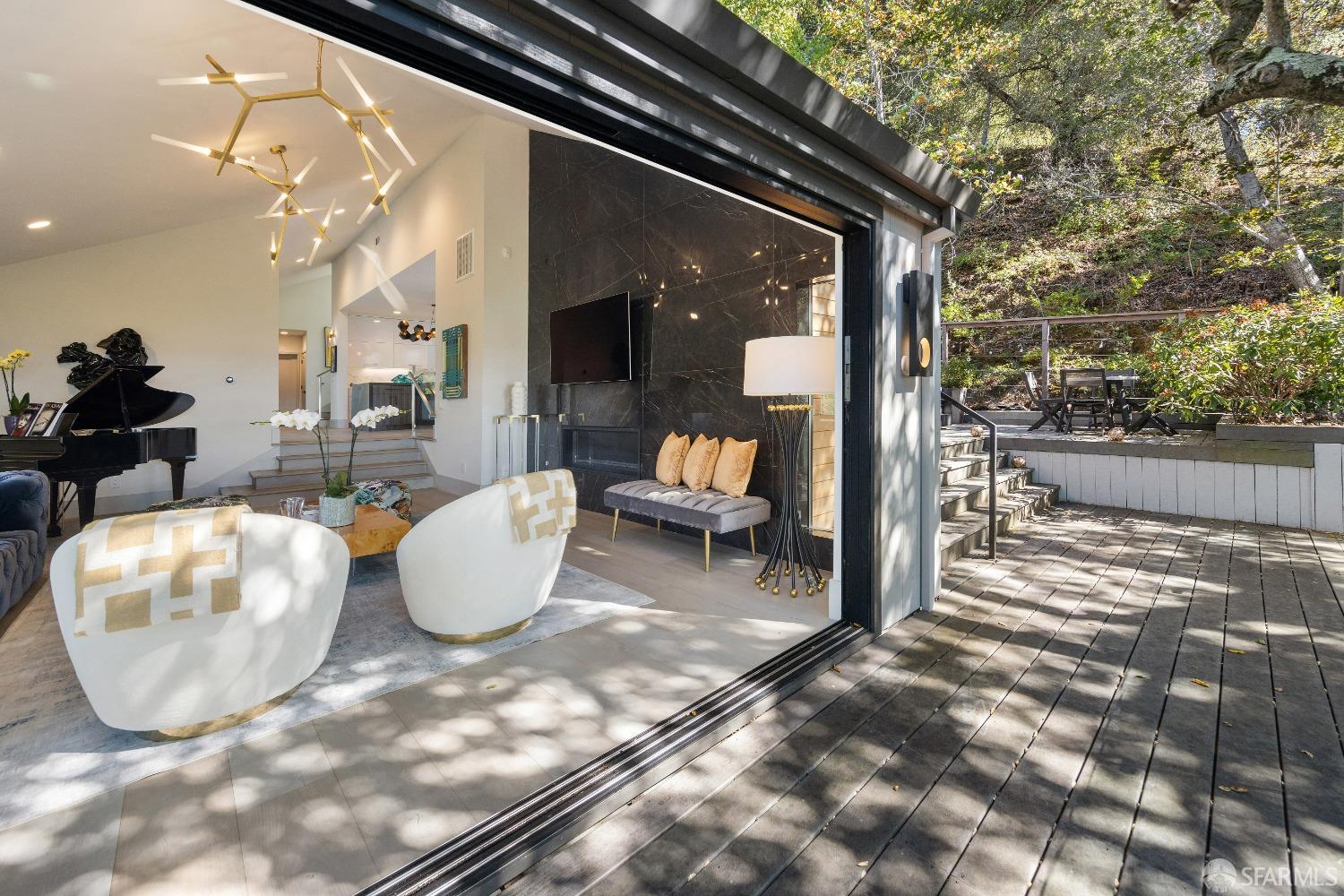 Detail Gallery Image 16 of 41 For 121 Tappan Ln, Orinda,  CA 94563 - 5 Beds | 5 Baths