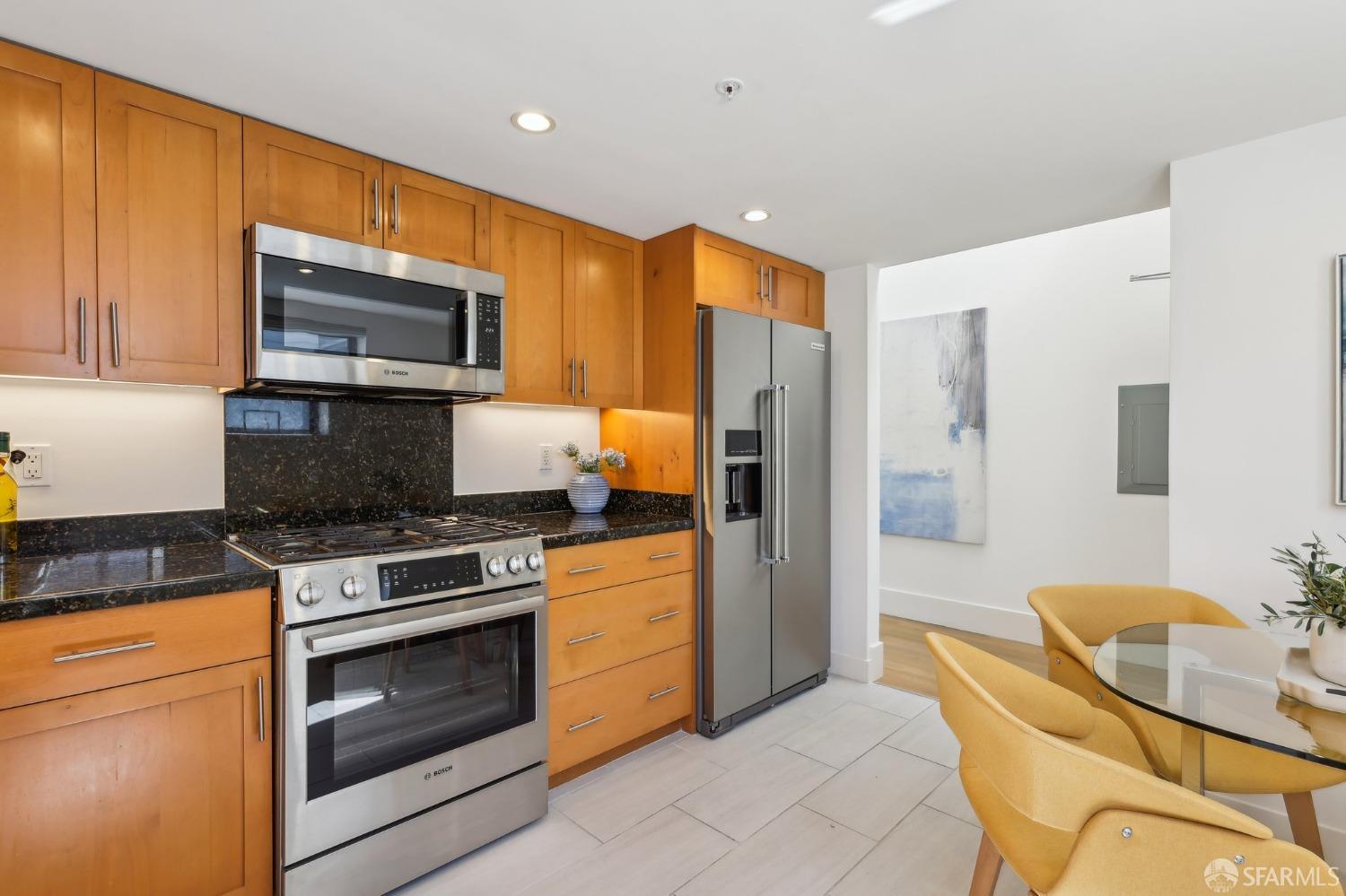 Photo #13: 425014916 Listing: Photo #13