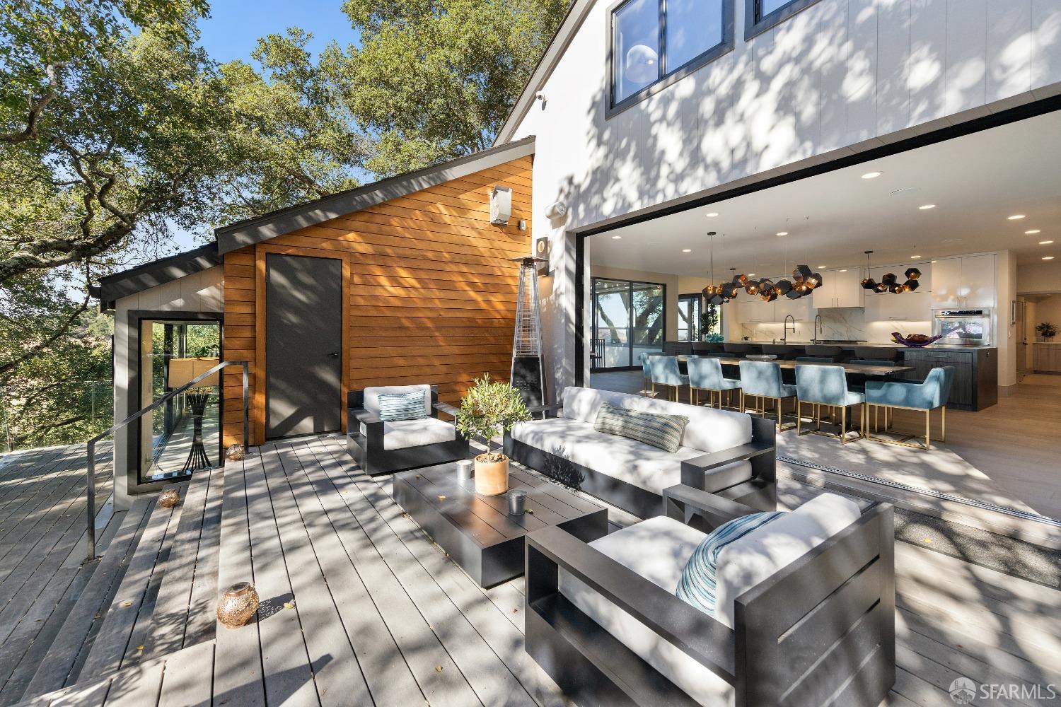 Detail Gallery Image 19 of 41 For 121 Tappan Ln, Orinda,  CA 94563 - 5 Beds | 5 Baths