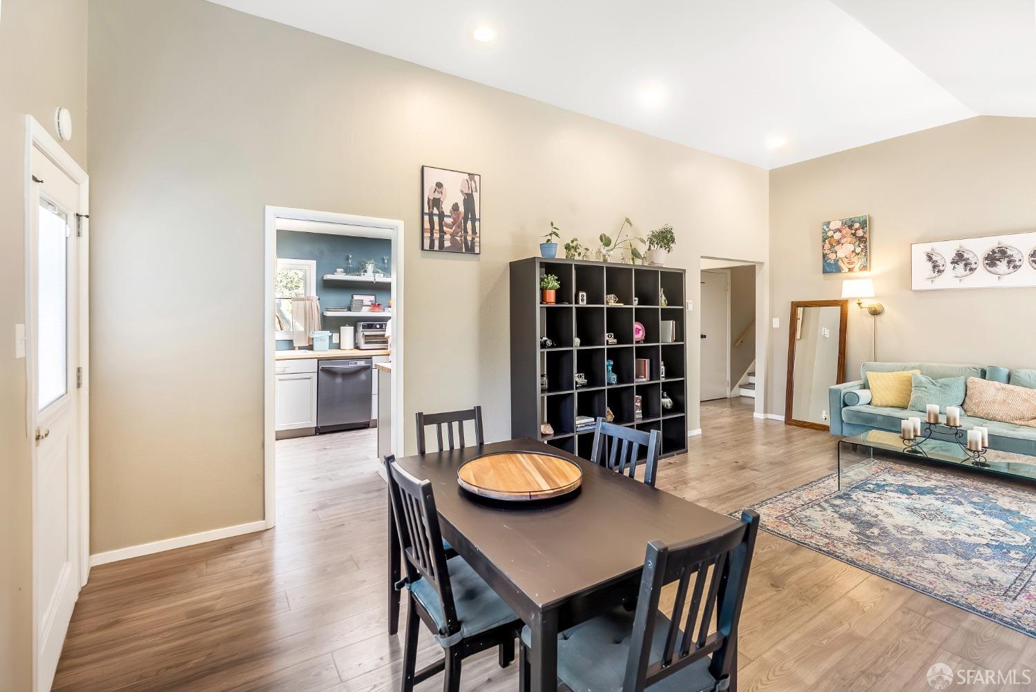 Detail Gallery Image 15 of 53 For 1114 Fernside St, Redwood City,  CA 94061 - 3 Beds | 2 Baths