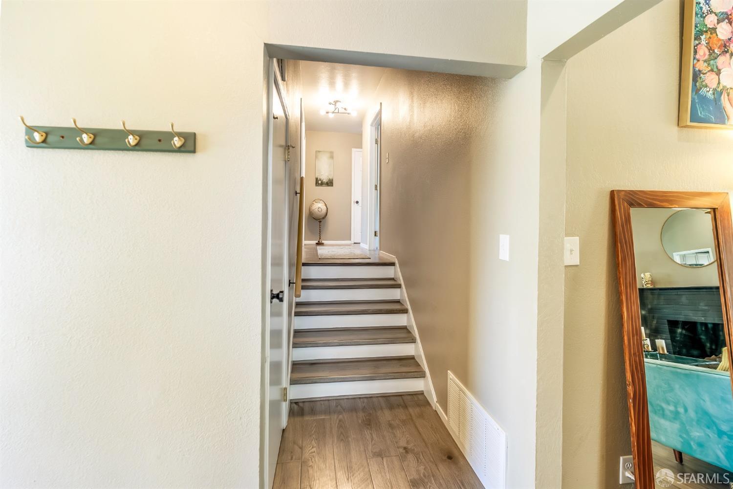 Detail Gallery Image 24 of 53 For 1114 Fernside St, Redwood City,  CA 94061 - 3 Beds | 2 Baths