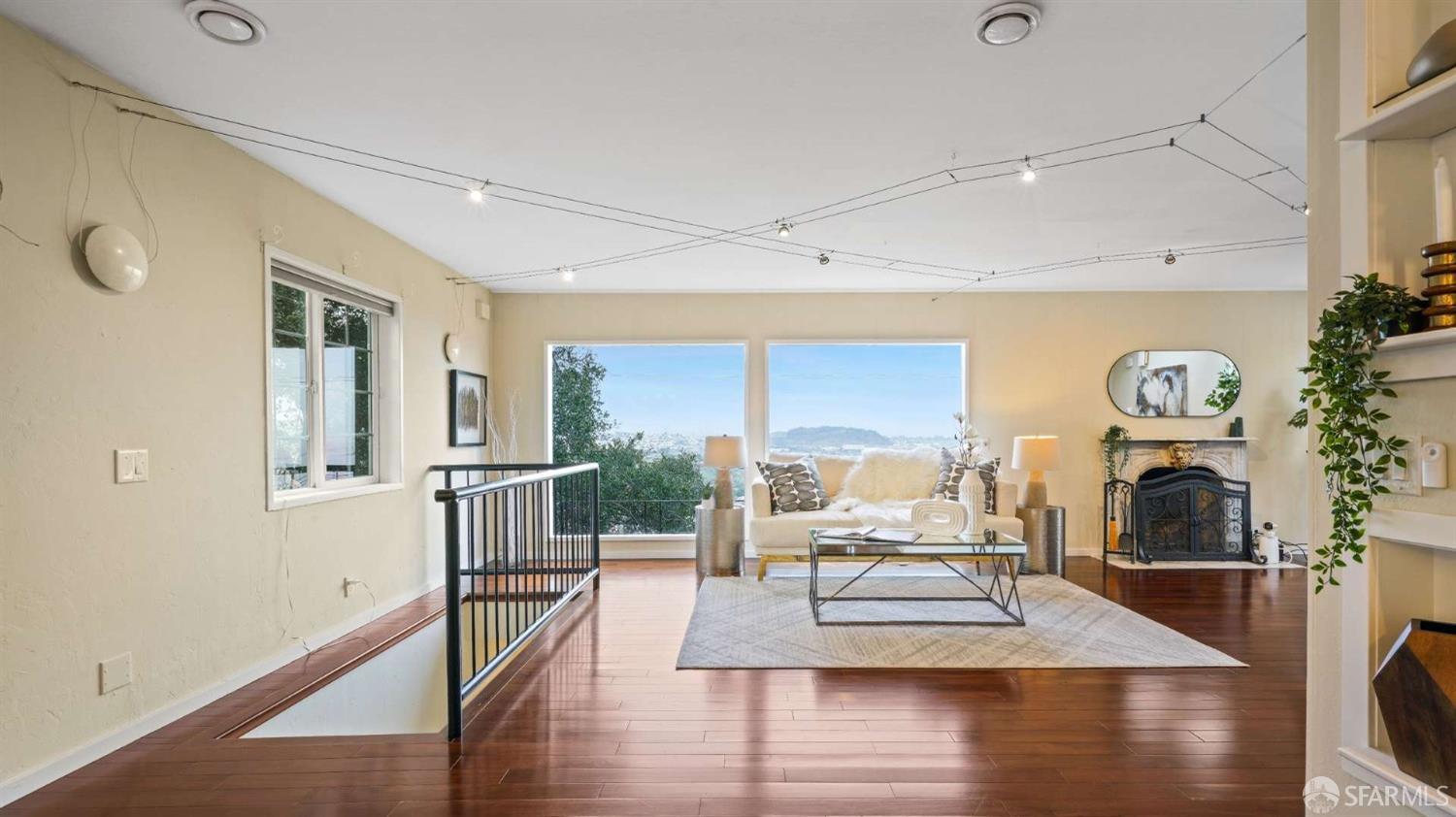 Detail Gallery Image 5 of 26 For 338 Kings Rd, Brisbane,  CA 94005 - 4 Beds | 3 Baths