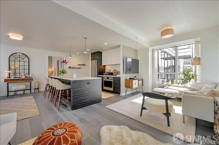 Photo #5: 425030439 Listing 