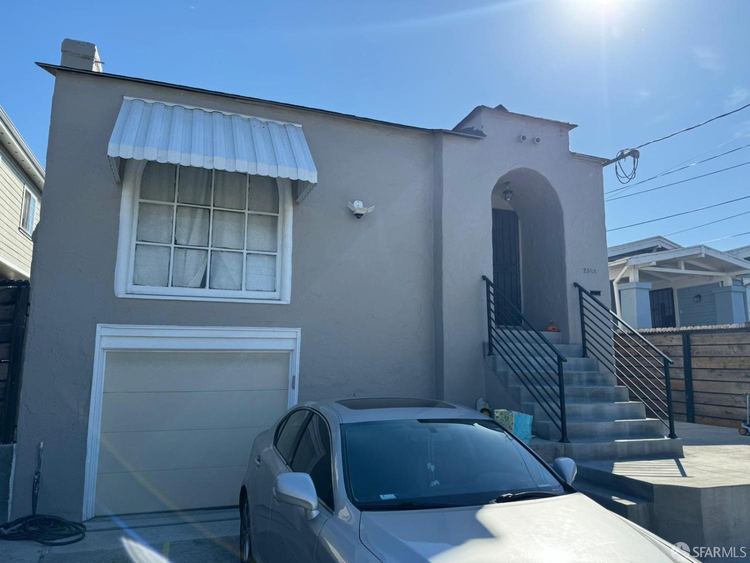 Detail Gallery Image 1 of 5 For 2524 25th Ave #D,  Oakland,  CA 94601 - 3 Beds | 1 Baths