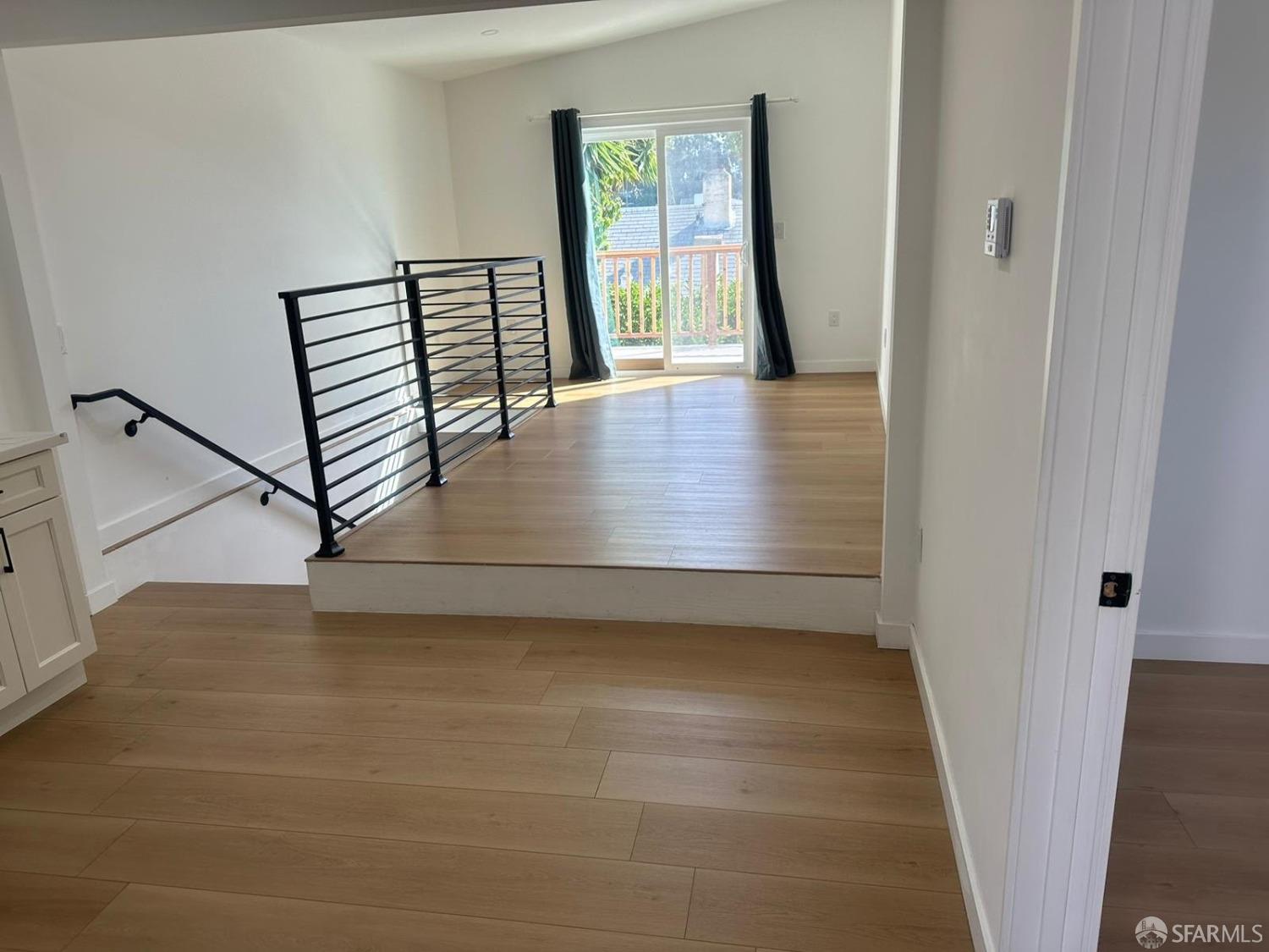 Detail Gallery Image 4 of 5 For 2524 25th Ave #D,  Oakland,  CA 94601 - 3 Beds | 1 Baths