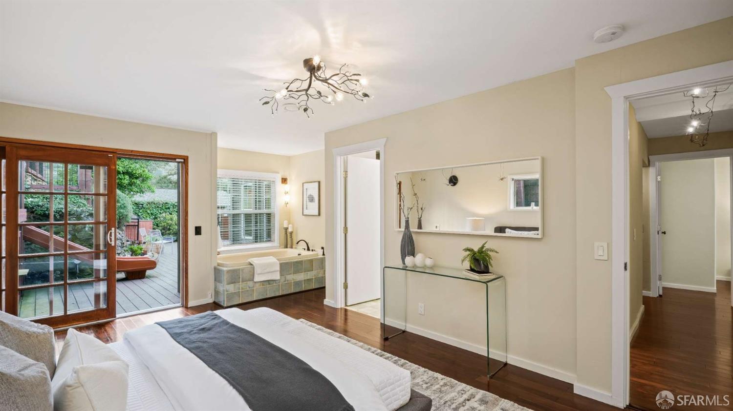Detail Gallery Image 14 of 26 For 338 Kings Rd, Brisbane,  CA 94005 - 4 Beds | 3 Baths