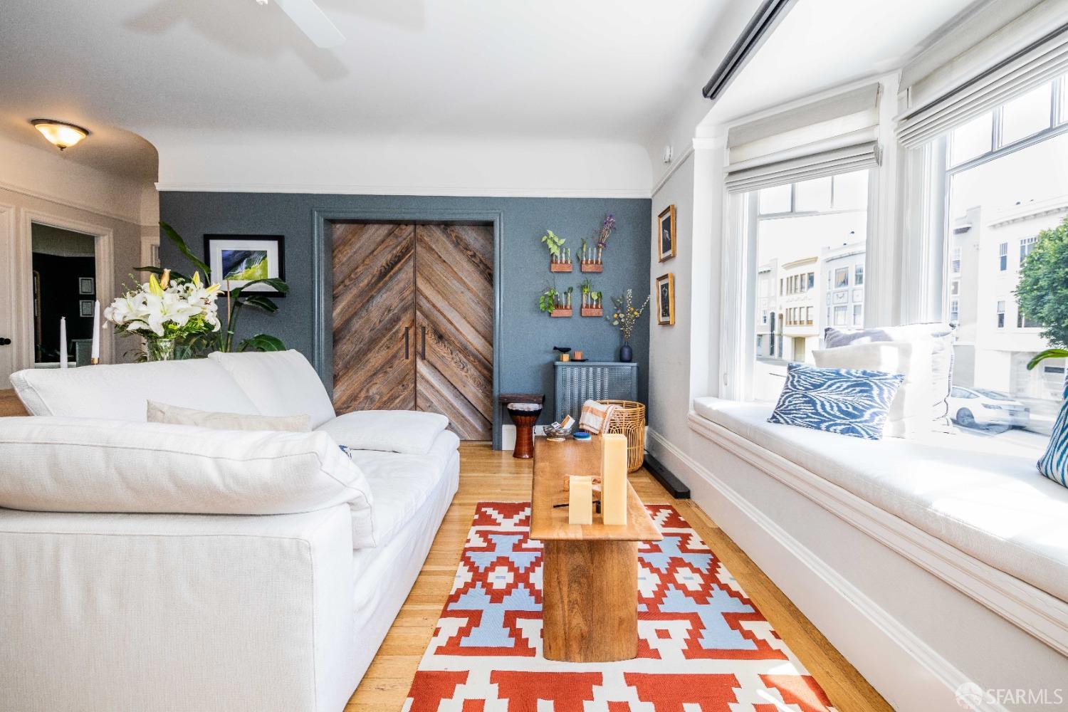 Detail Gallery Image 3 of 24 For 1490 Francisco St #3,  San Francisco,  CA 94123 - 2 Beds | 1/1 Baths