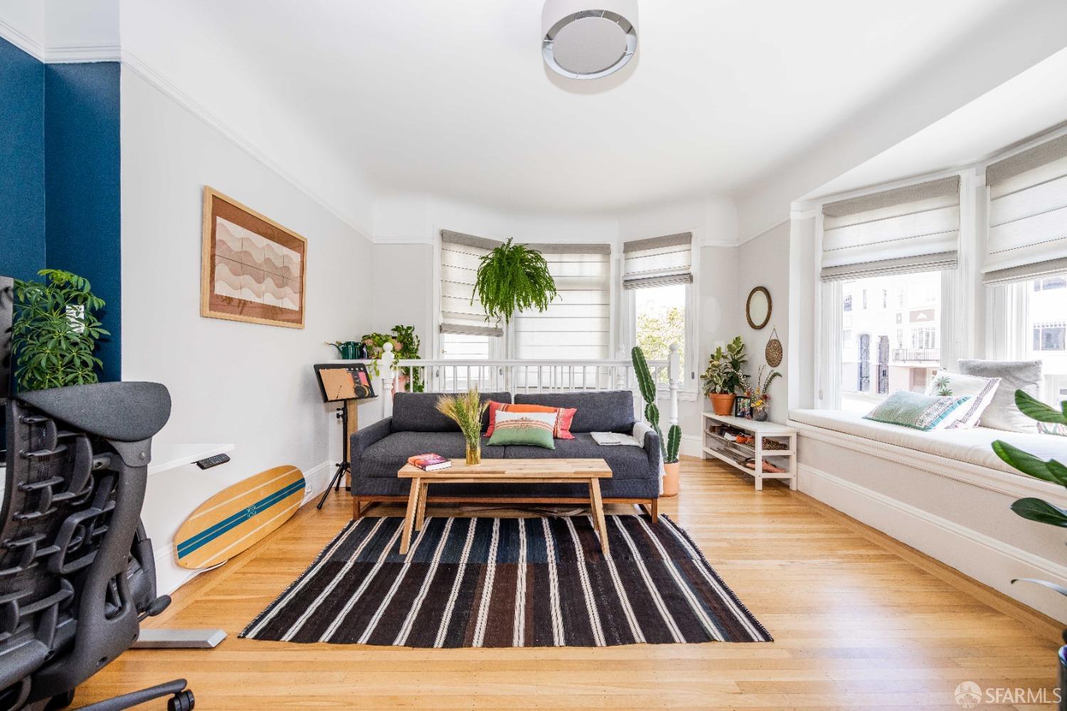 Detail Gallery Image 10 of 24 For 1490 Francisco St #3,  San Francisco,  CA 94123 - 2 Beds | 1/1 Baths