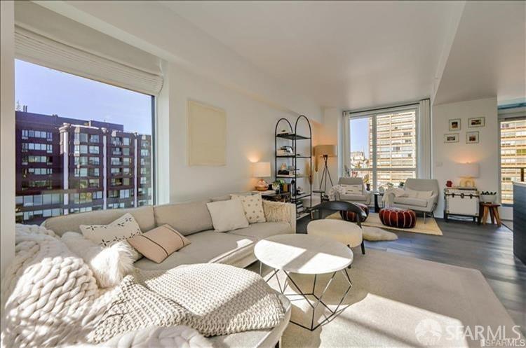 Photo #6: 425030439 Listing 